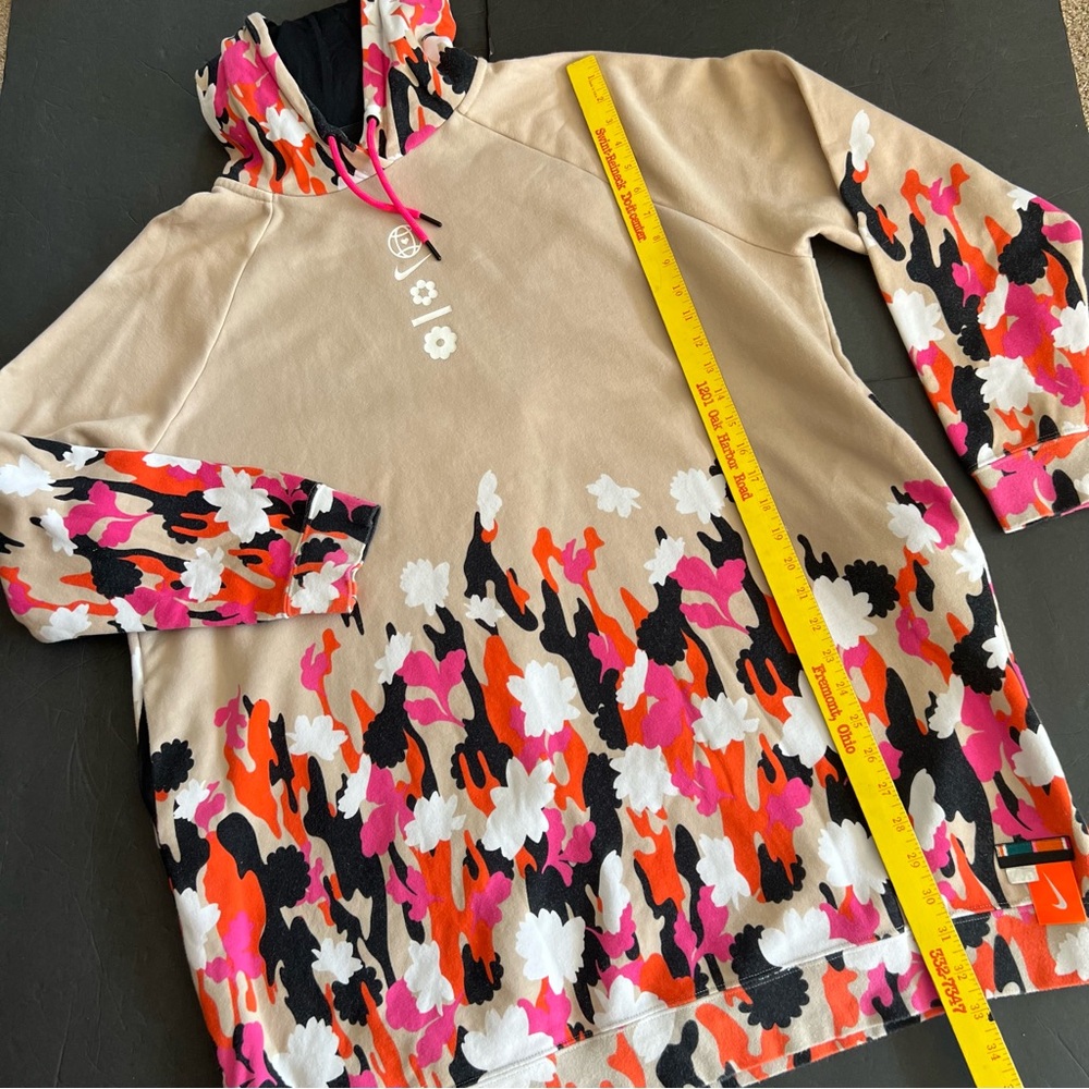 Nike Floral Print Hoodie in Beige, Pink, Orange, Black, White - Picture 7 of 15